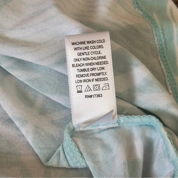 Koolaburra by UGG Allover Printed Modern Tank Top Size 2X Blue Casual Tee Shirt - Picture 8 of 9